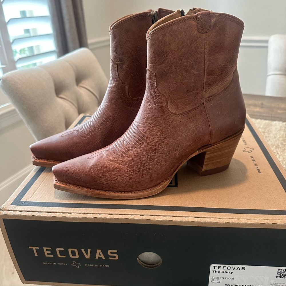 Tecovas Women's Daisy Brown Leather Boots Booties - Size 8 - BNIB